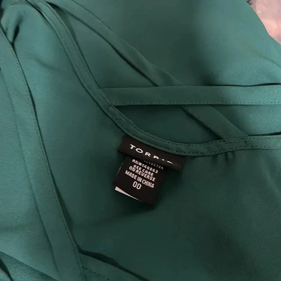 Torrid Pleated Front Georgette Cami Top 00 - Picture 4 of 4